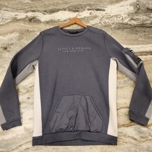 NWOT Supply and Demand New York Mens Large Sweatshirt. pocket on sleeve‎